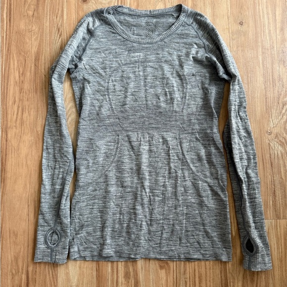 lululemon athletica Tops - Lululemon Gray Long Sleeve Women's Top